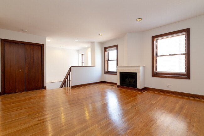 Building Photo - 315 S Ashland Ave