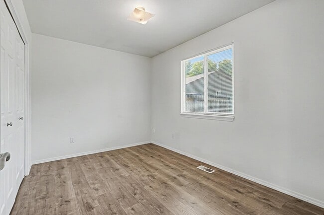 Building Photo - 2463 N Stone Pl