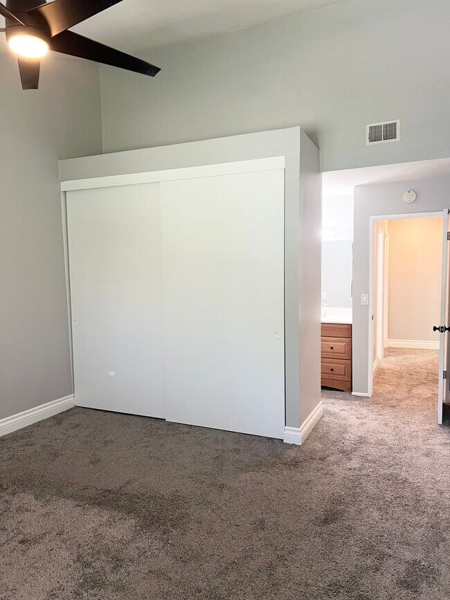 Building Photo - 4 Bed/ 3 Bath Yorba Linda Home with 2 Car Garage