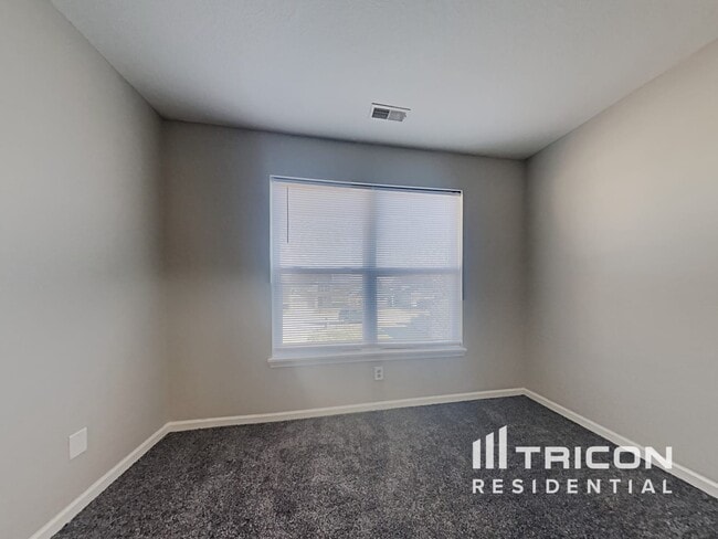 Building Photo - 3254 Blue Ash Ln