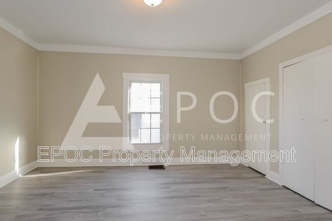 Building Photo - 1904 3rd St E