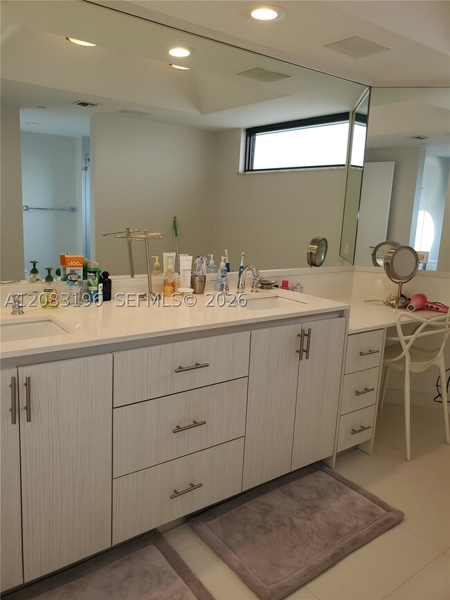 Building Photo - 3000 Island 2603 Is