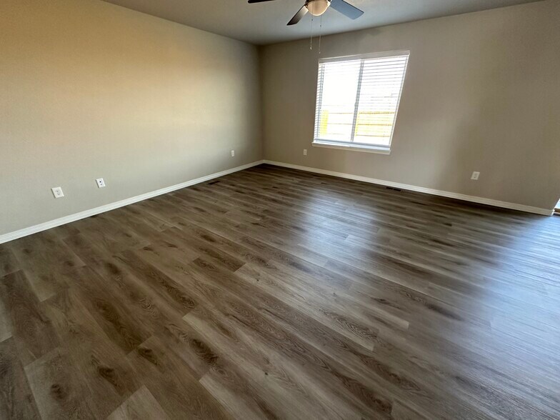 Building Photo - 9960 Castor Dr