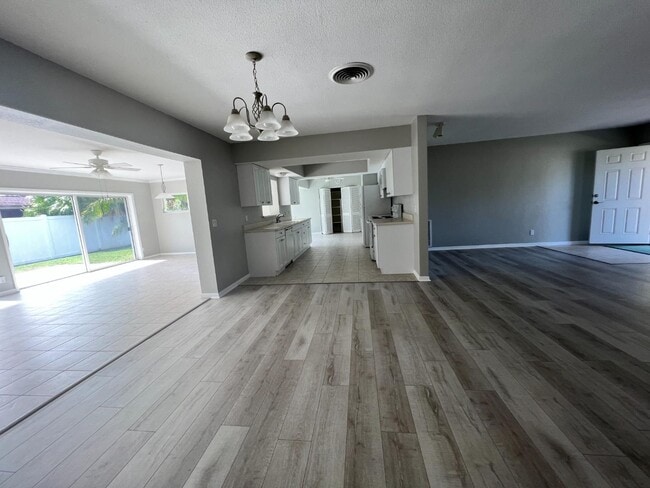 Building Photo - 4220 49th Ave S