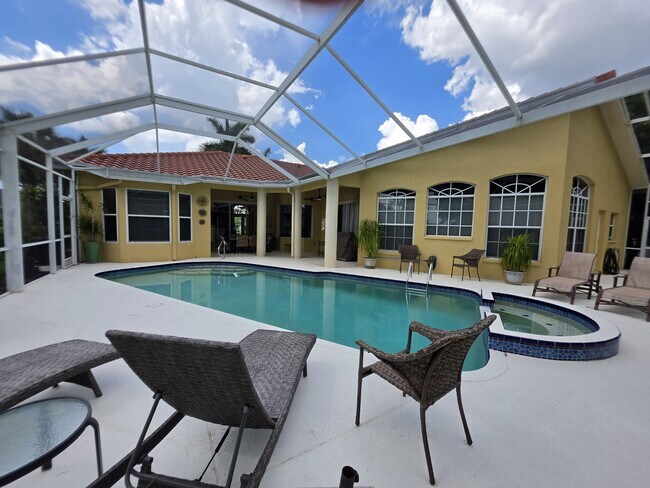 Building Photo - 8972 Lely Island Cir
