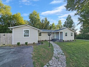 Building Photo - 4 Bedroom/2 Bath Harvest/Monrovia Area