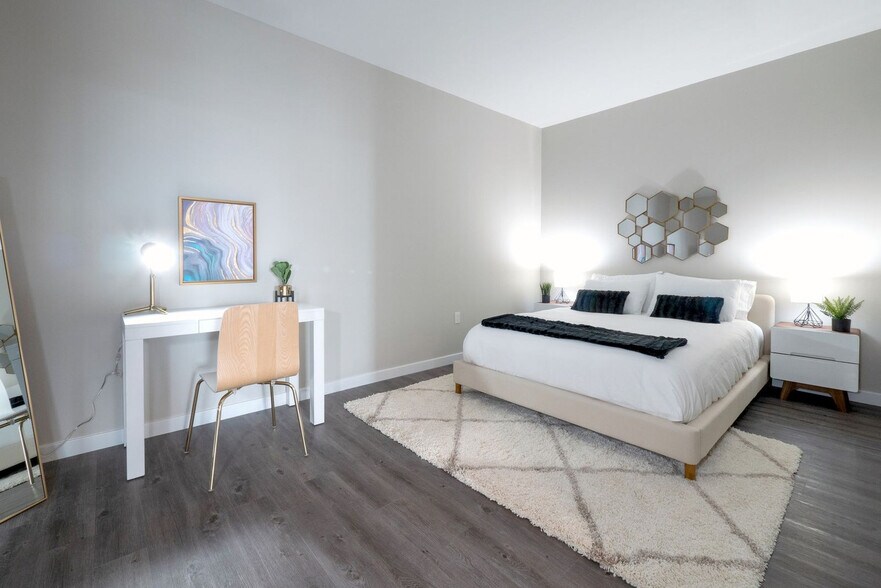 Building Photo - 240 Congress Ave