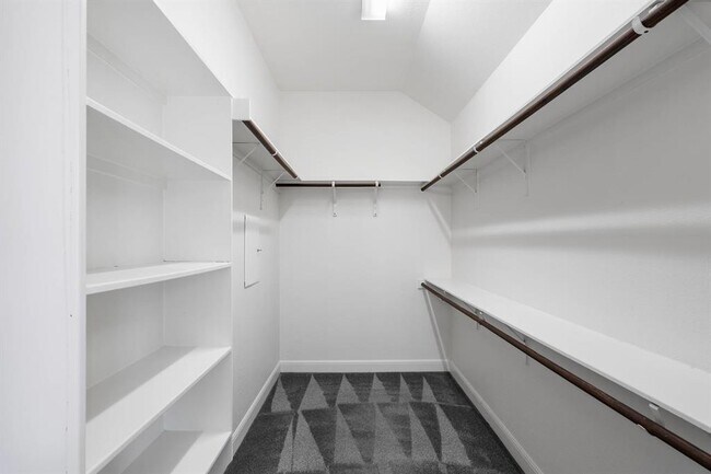 Building Photo - 175 Senna Dr