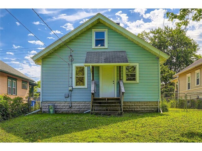 Building Photo - 1083 Western Ave N