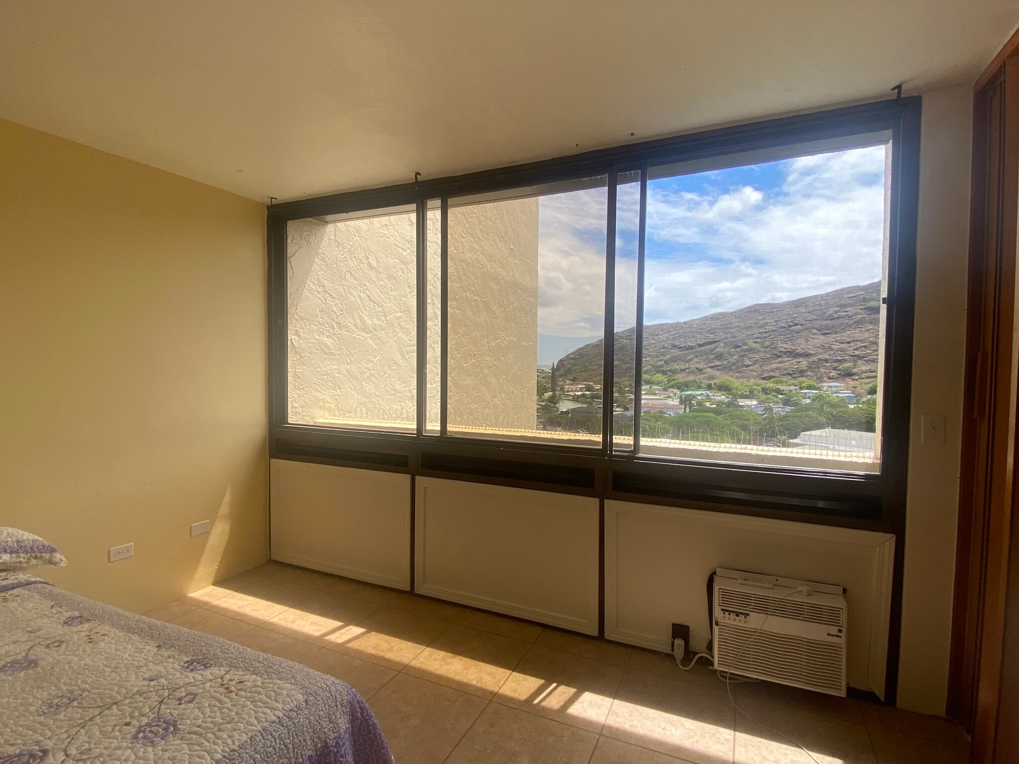 1st Bedroom Window - 531 Hahaione St