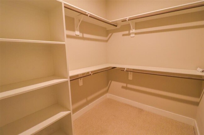 Building Photo - 5213 Pinemont Creek Ln