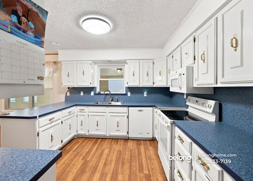 Building Photo - 1624 Lands End St