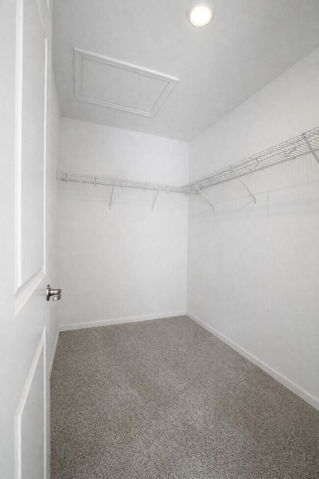 Building Photo - 16517 Golden Vly Ln