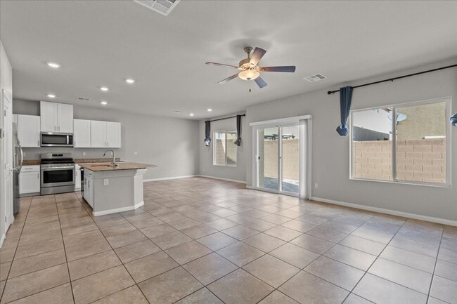 Building Photo - Expansive, Luxurious 5-Bedroom Oasis with ...