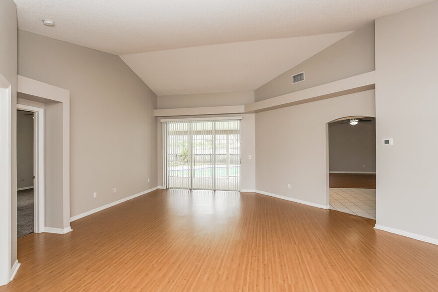 Building Photo - 2909 Starmount Dr