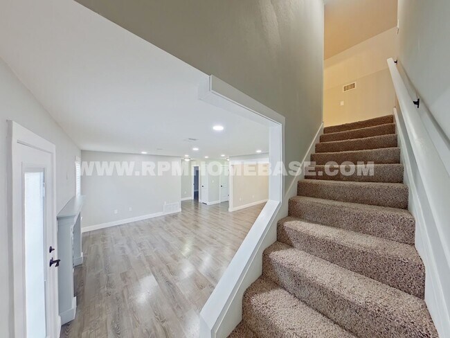 Building Photo - 147 Villacrest Dr
