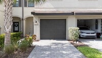 Building Photo - Newer-construction townhome in the highly desirable Lorraine Lakes