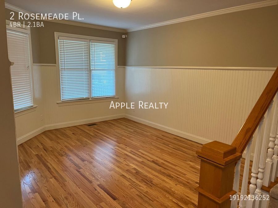 Building Photo - 2 Rosemeade Pl