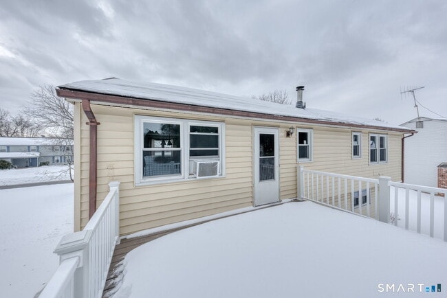 Building Photo - 5 Cutler Ln