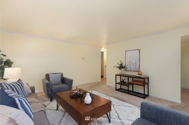 Building Photo - 17106 NE 45th St