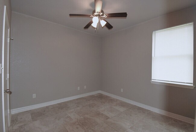 Building Photo - 15542 County Rd 178