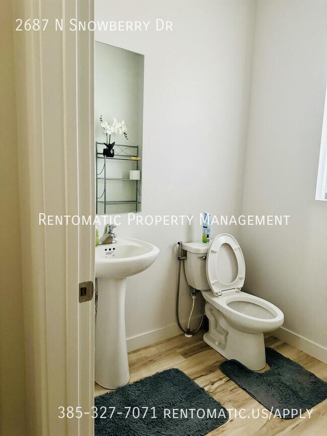 Building Photo - 2687 N Snowberry Dr