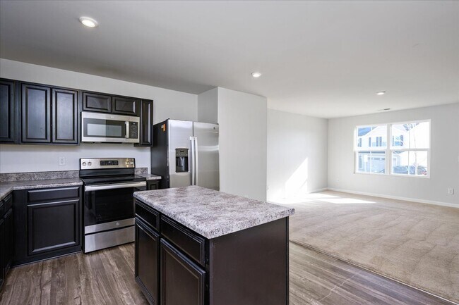 Building Photo - 105 Highcreek Dr