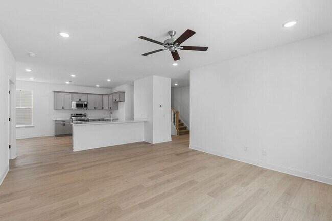 Building Photo - Brand New Home! Convenient Location! RENT TODAY!