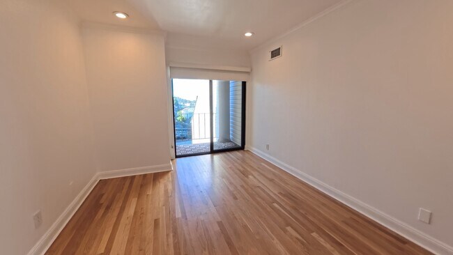Building Photo - 5003 Diamond Heights Blvd