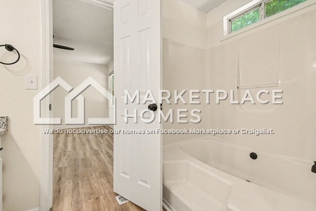 Building Photo - 7335 Hunters Ridge Dr