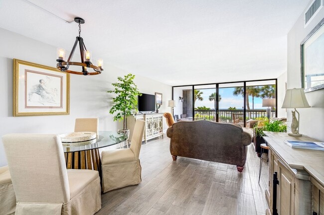 Building Photo - Oceanview 2 BR 2 BA in Vero Beach Turnkey Monthly Rental