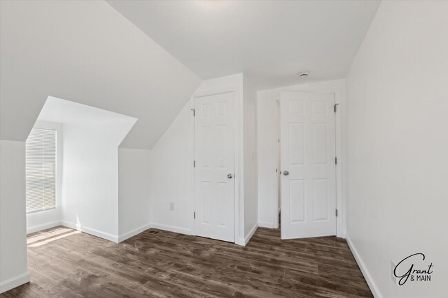Building Photo - $1,995 - North End 4 Bedroom/ 1.5 bathroom...