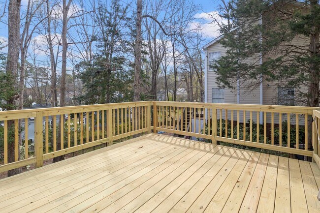 Building Photo - Great Wake Forest Location