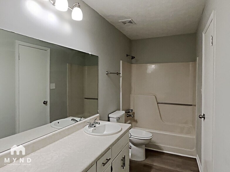 Building Photo - 119 Vincent Ave