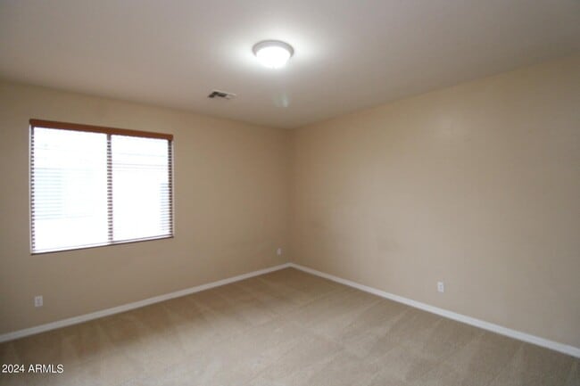Building Photo - 3951 E Ravenswood Dr