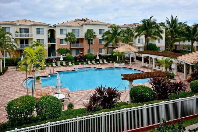 Building Photo - 6203 Myrtlewood Cir W