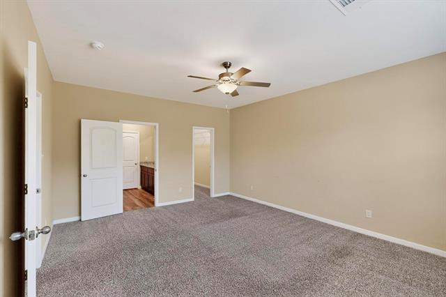 Building Photo - 1903 Dahlia Way