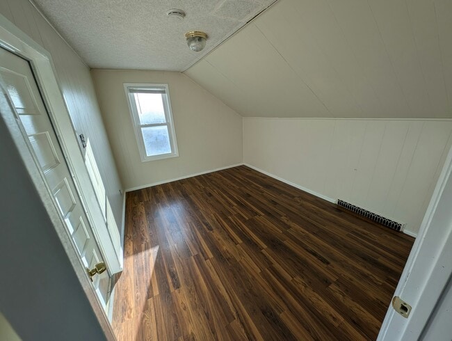 Building Photo - 119 Gray St