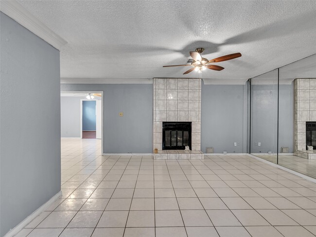 Building Photo - 10919 Pigeonwood Dr