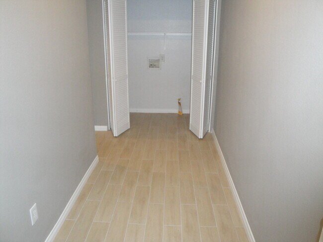 Building Photo - 28160 Landau Blvd