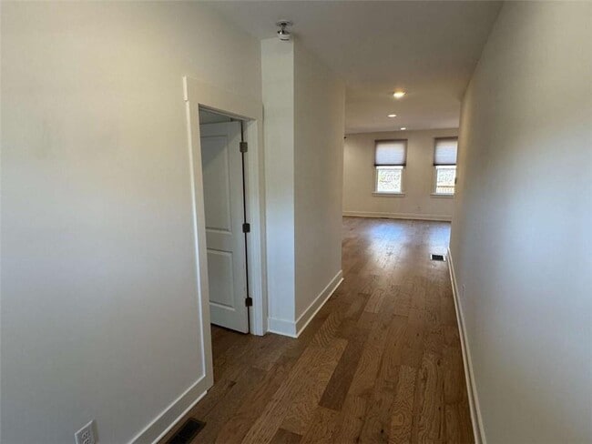 Building Photo - 2442 Mills Bend