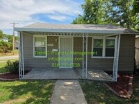 Building Photo - Freshly Updated 3-Bedroom Home in Blue Hills!