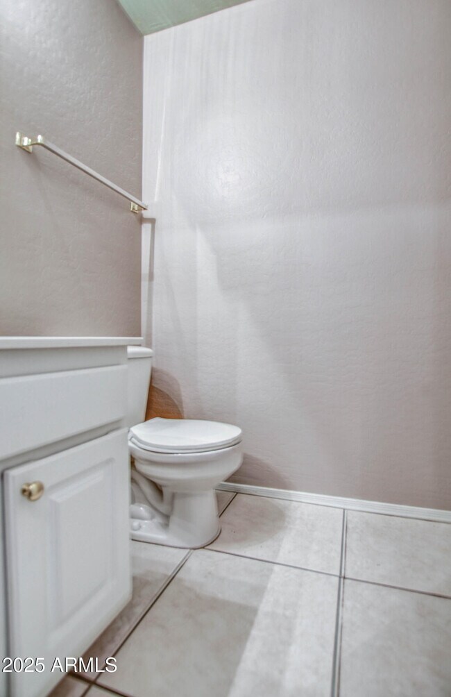 Building Photo - 6660 E Riverdale St