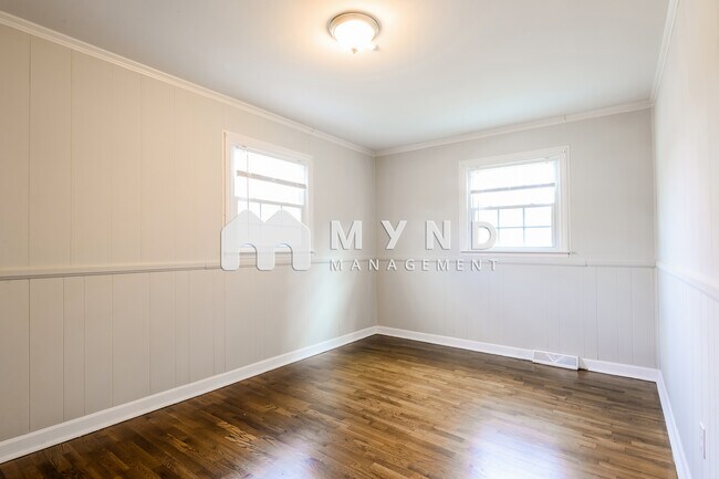 Building Photo - 601 Gann St