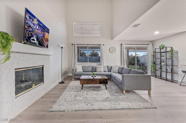 Building Photo - 519 Hall of Fame Dr