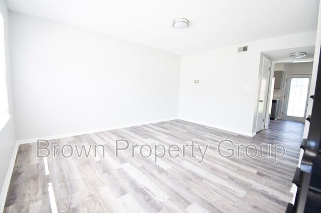 Building Photo - 2113 Grand Prix Dr