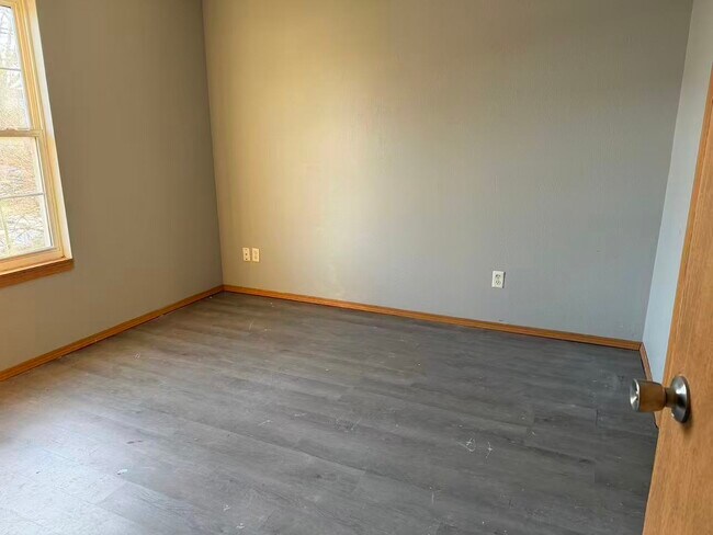 Building Photo - 500A Daniel Pl Springdale, AR 72764