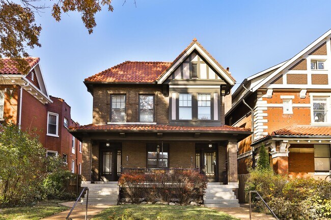 Primary Photo - 6105-6107 Waterman Blvd