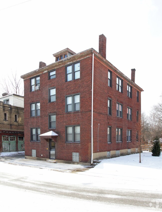 Building Photo - 815 Pitt St