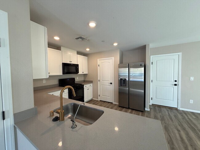 Building Photo - NLV 3 bed in a gated community!